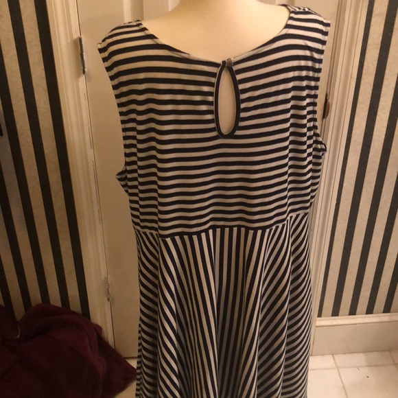 Lane Bryant/ Size 26/ Navy & White Striped Swing Dress with matching Navy Shrug - Picture 8 of 16